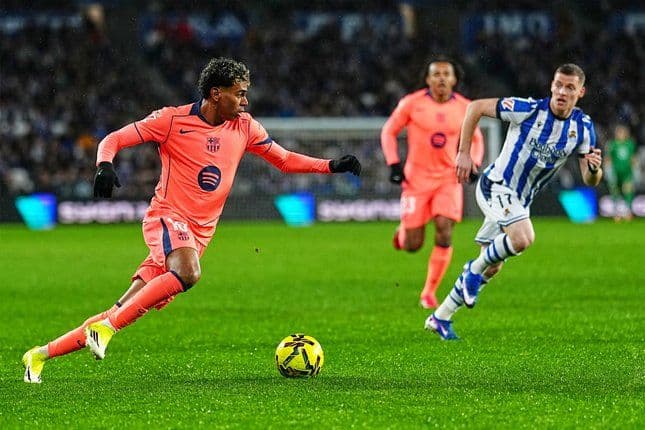 10_pemain_real_sociedad_vs_barcelona_lima_kali_kena_mistar_penalti_batal_hingga_tiga_gol_dianulir