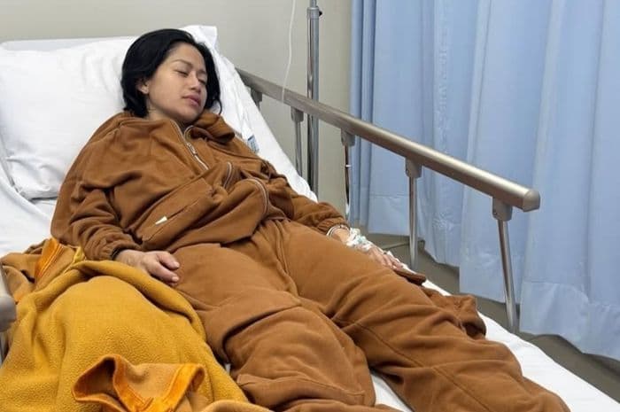 farida_nurhan_dilarikan_ke_rumah_sakit_karena_kejang