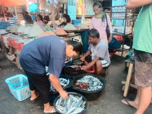 harga_ikan_laut_di_pasar_balige_masih_tinggi_cabai_merah_keriting_relatif_murah