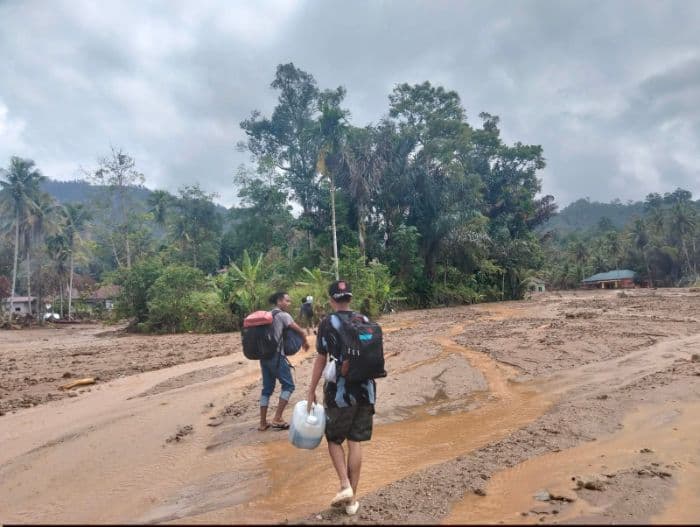 melintasi_hutan_belantara_dan_perbukitan_terjal_kisah_desa_terisolir_sait_kalangan_ii_tukka_tapteng_terdampak_bencana