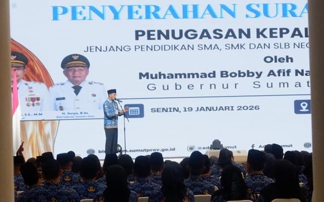 sumut_serahkan_sk_kepada_248_kepala_sekolah_perkuat_kepemimpinan_pendidikan