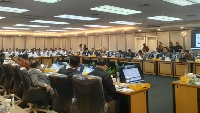menteri_imipas_copot_71_pegawai_imigrasi_soetta_terkait_kasus_pungli_wna_china