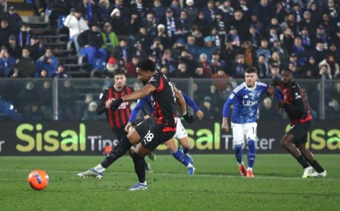 ac_milan_dan_como_1907_imbang_di_pekan_ke25_serie_a_20252026