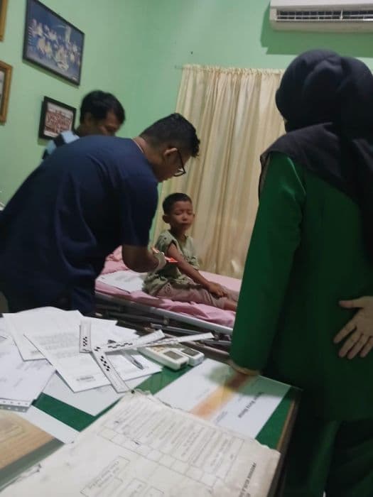 anak_sd_luka_serius_saat_rumah_advokat_acil_lubis_diserang_otk_di_medan