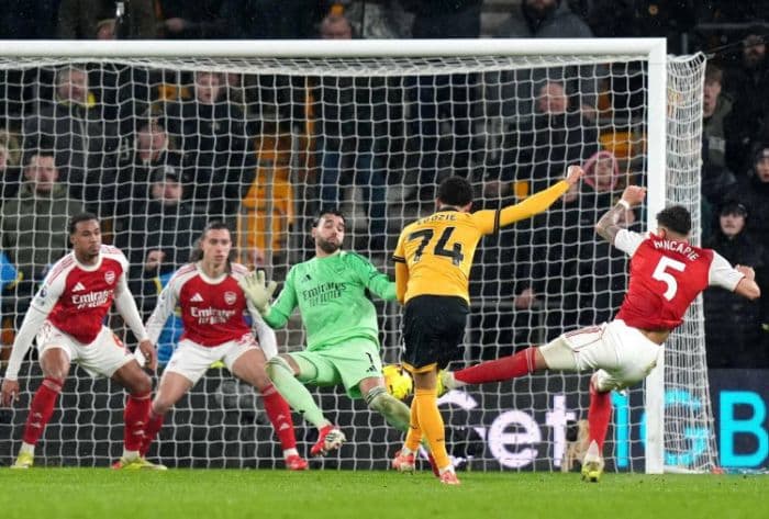 arsenal_ditahan_imbang_wolverhampton_wanderers_diwarnai_gol_bunuh_diri