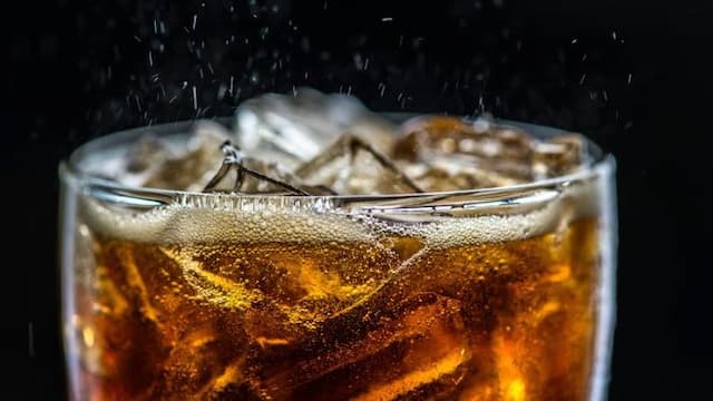 jenis_minuman_yang_sebaiknya_dihindari_selama_sahur_dan_berbuka