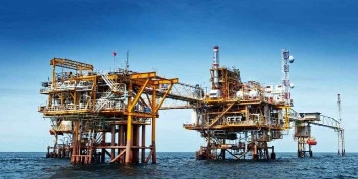 ketegangan_asiran_dorong_harga_minyak_melonjak_lebih_dari_empat_persen