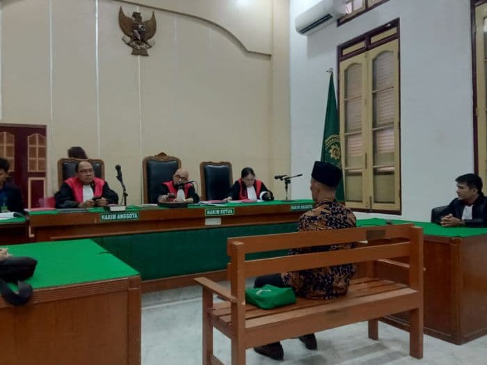 putusan_korupsi_dana_bos_dan_spp_eks_kepsek_smkn_1_pancur_batu_ditunda