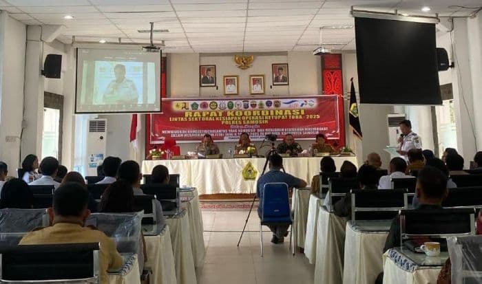 antisipasi_lonjakan_wisatawan_polres_samosir_siapkan_strategi_operasi_ketupat_toba_2025_