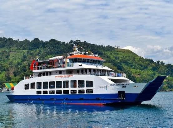 asdp_tambah_jam_operasional_kapal_di_danau_toba
