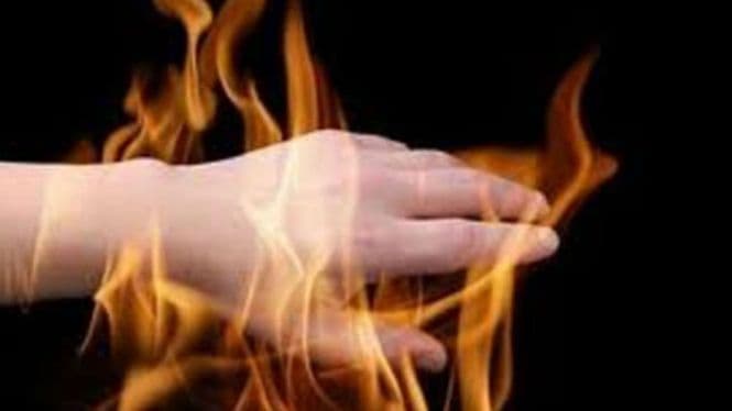 cemburu_buta_diduga_jadi_pemicu_ibu_satu_anak_di_siantar_bakar_diri