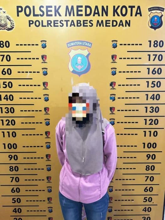 ini_alasan_perempuan_di_medan_ancam_karyawati_toko_ponsel_dengan_sajam