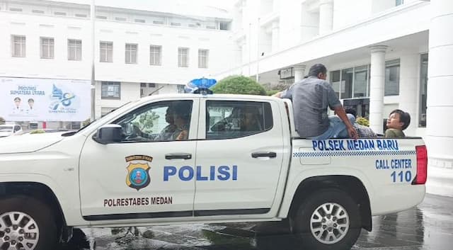 keributan_warnai_pelantikan_kammi_sumut_di_kantor_gubernur_medan_sejumlah_orang_diamankan