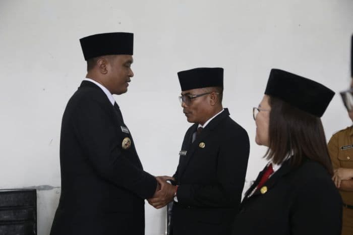 13_pejabat_administrator_dan_fungsional_dilantik_ini_pesan_bupati_toba