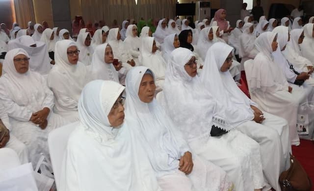 174_calon_haji_asal_tapsel_siap_berangkat_termuda_22_tahun_dan_tertua_81_tahun