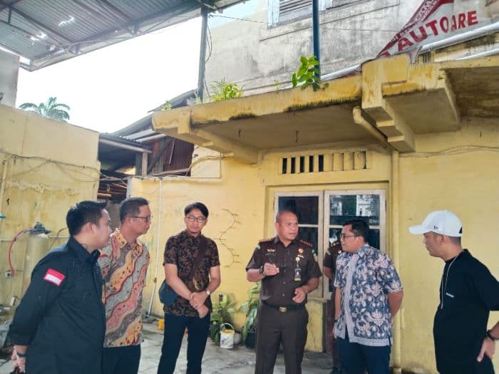 kejari_sita_aset_pt_kai_di_jalan_sutomo_medan