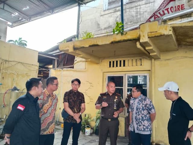 kejari_sita_aset_pt_kai_di_jalan_sutomo_medan