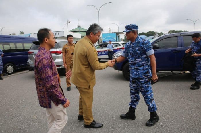 mabes_tni_au_sambangi_taput_bawa_program_renovasi_sekolah_