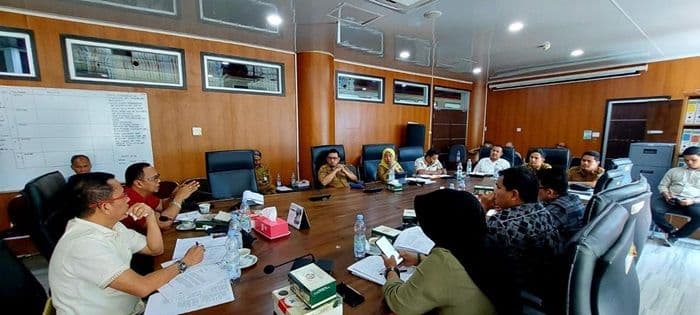 dprd_medan_desak_penertiban_baliho_bermasalah_minta_penindakan_tanpa_tebang_pilih
