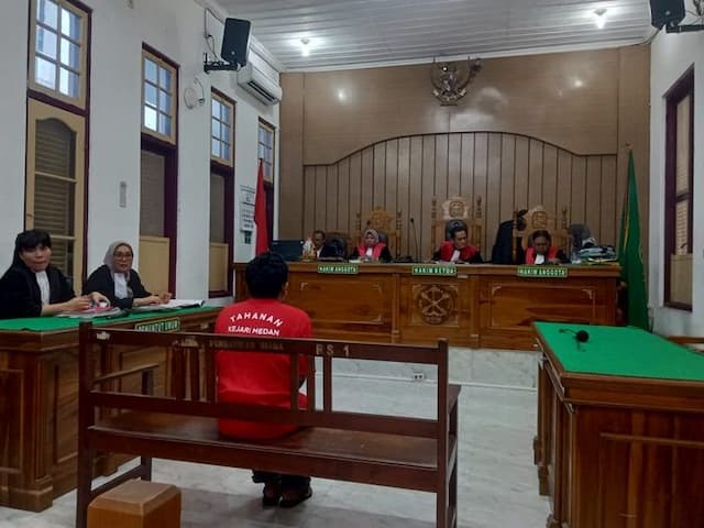 penadah_emas_curian_milik_hakim_pn_medan_divonis_7_bulan_penjara