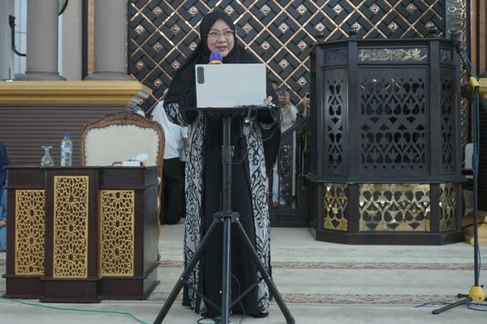 jelang_1_muharram_ustadzah_dr_aisah_dahlan_isi_kajian_akbar_di_asahan