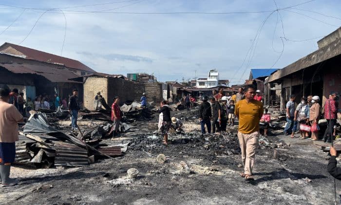 pemko_pematangsiantar_salurkan_bantuan_rp10_juta_untuk_pedagang_korban_kebakaran_pasar_dwikora