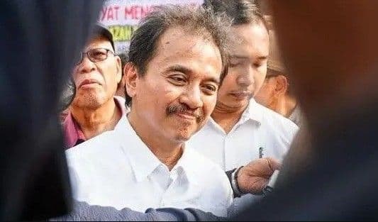 roy_suryo_dan_dokter_tifa_ditangkap_kasus_dugaan_ijazah_palsu_jokowi_masuk_tahap_dua