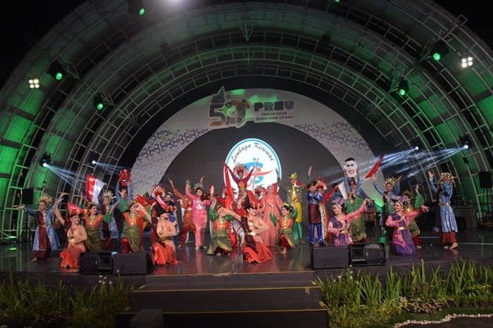 kilau_benang_emas_serdang_pukau_pengunjung_prsu_ke50
