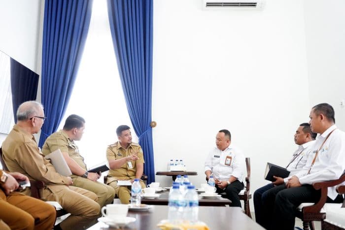 bobby_nasution_dorong_sinergi_pemprov_sumut_dan_bps_dalam_satu_data_daerah
