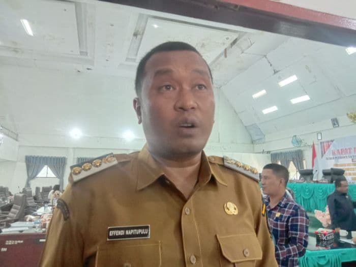 bupati_toba_effendi_napitupulu_isyaratkan_perombakan_kabinet_jadi_kejutan