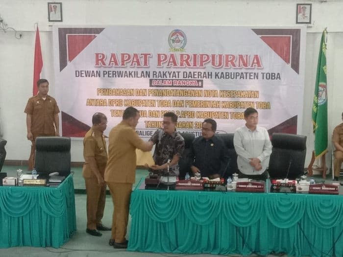 bupati_toba_tegaskan_efisiensi_anggaran_apbd_2025_fokus_pada_dana_bagi_hasil