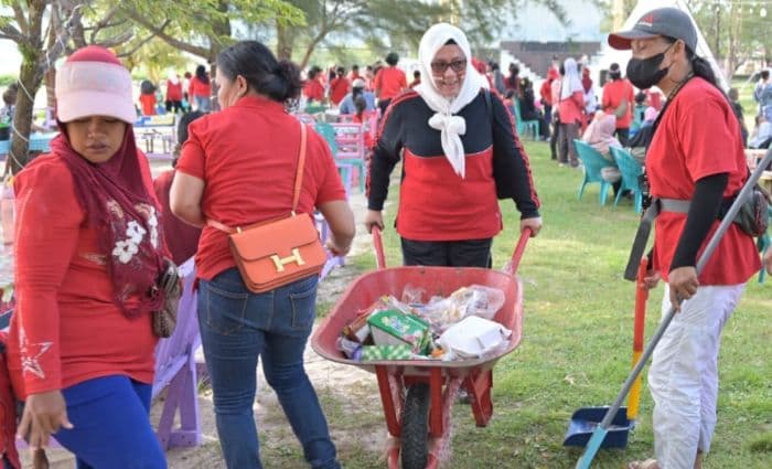 hut_ri_ke80_dlh_tapteng_ajak_warga_merdeka_dari_sampah