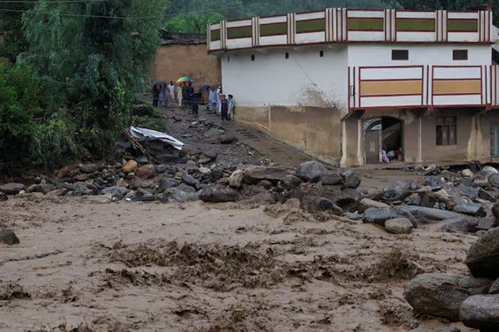 korban_banjir_bandang_di_pakistan_terus_bertambah