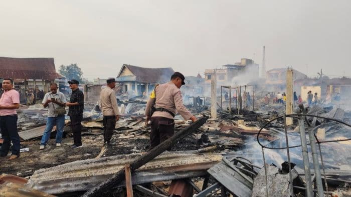 pedagang_pasar_baru_serbelawan_memilih_ogah_direlokasi