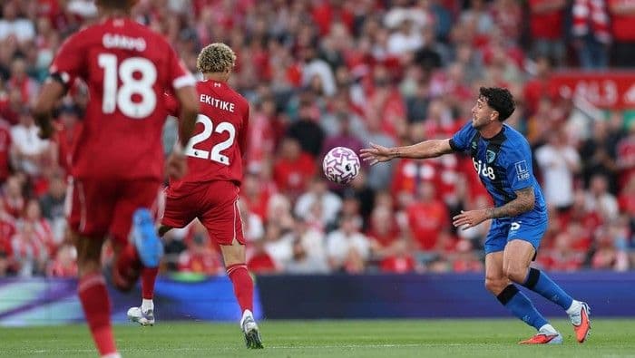 pekan_pembuka_liga_inggris_diwarnai_deretan_keputusan_kontroversial_wasit
