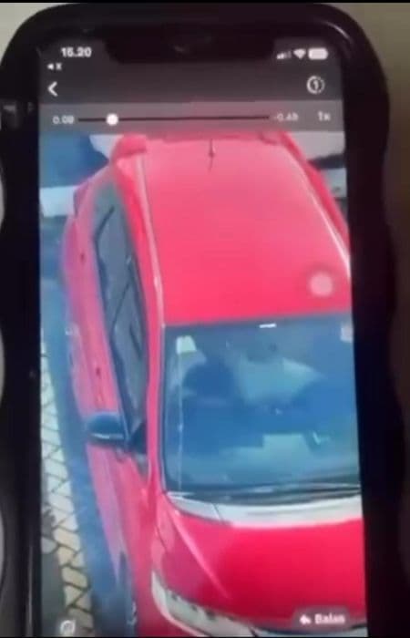 perempuan_dalam_mobil_mesum_di_parkiran_diduga_mahasiswa_fakultas_hukum