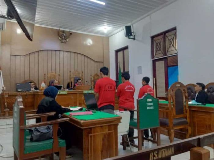 preman_penganiaya_mandor_bus_sutra_divonis_3_tahun_penjara_di_pn_medan