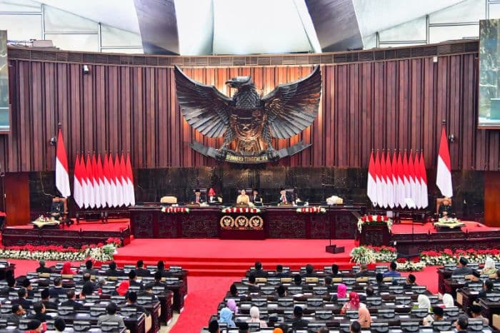 tunjangan_rumah_rp50_juta_untuk_anggota_dpr_publik_geram_tidak_pantas_di_tengah_sulitnya_ekonomi
