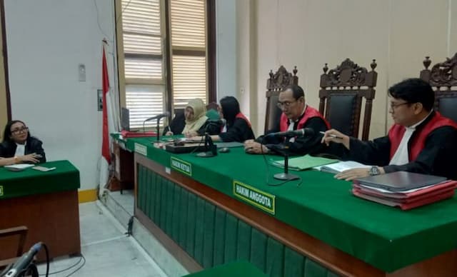 dua_kali_ditunda_vonis_fadly_lukman_dalam_kasus_roket_suar_dijadwalkan_26_agustus