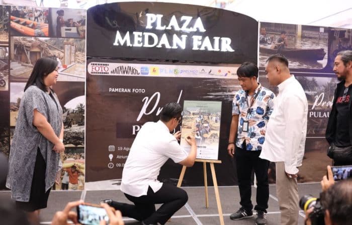 kisah_di_balik_framing_prahara_pulau_emas_rekam_bencana_sumatra