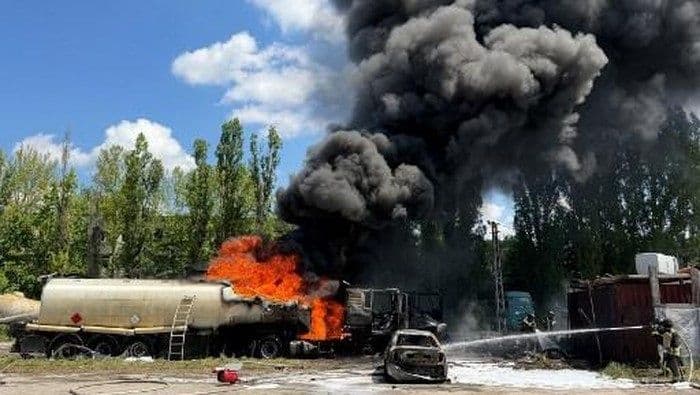 serangan_drone_di_halte_pltn_zaporizhzhia_1_tewas_17_luka_