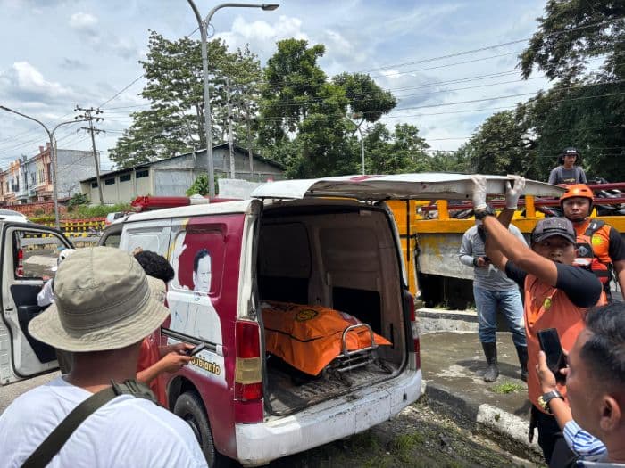 tiga_hari_hanyut_di_bah_sosopon_bocah_8_tahun_ditemukan_meninggal_di_bawah_jembatan_sigagak