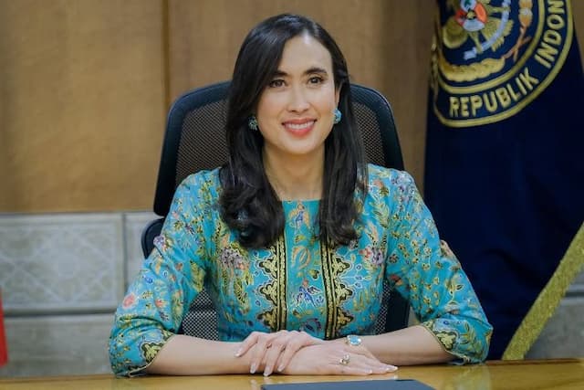 profil_widiyanti_putri_wardhana_menteri_pariwisata_viral_karena_isu_air_galon
