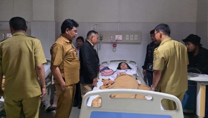 empat_murid_smkn_1_merdeka_masih_dirawat_di_rs_amanda_usai_keracunan_mbg