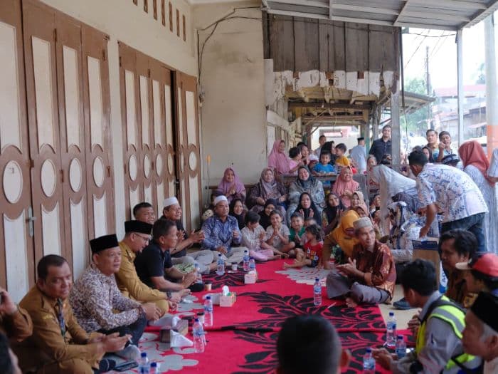 bupati_labusel_pastikan_parit_langgapayung_rampung_desember