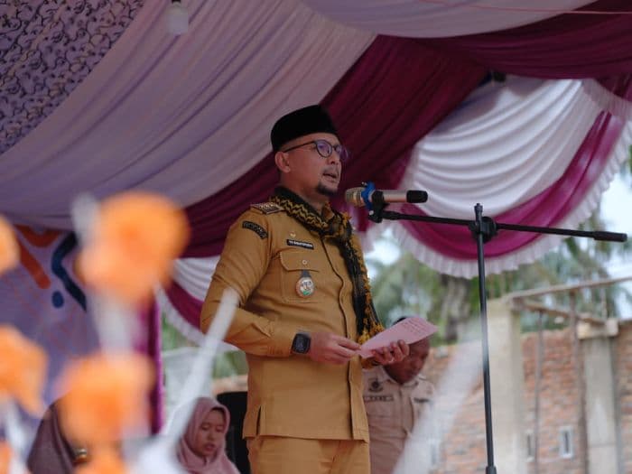 bupati_labusel_tekankan_pendidikan_berkarakter_dan_integritas