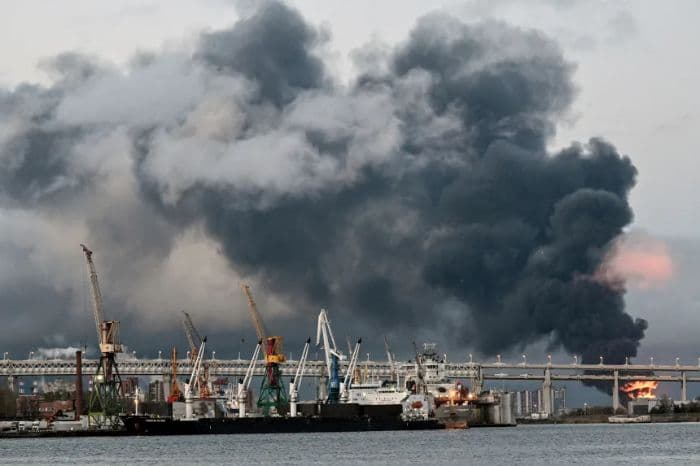 ukraina_gempur_terminal_minyak_rusia_trump_murka_kepada_zelensky