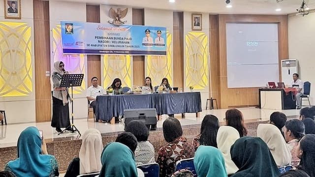 413_bunda_paud_ikuti_sosialisasi_di_simalungun_darmawati_tegaskan_peran_kunci_pembentuk_karakter_anak