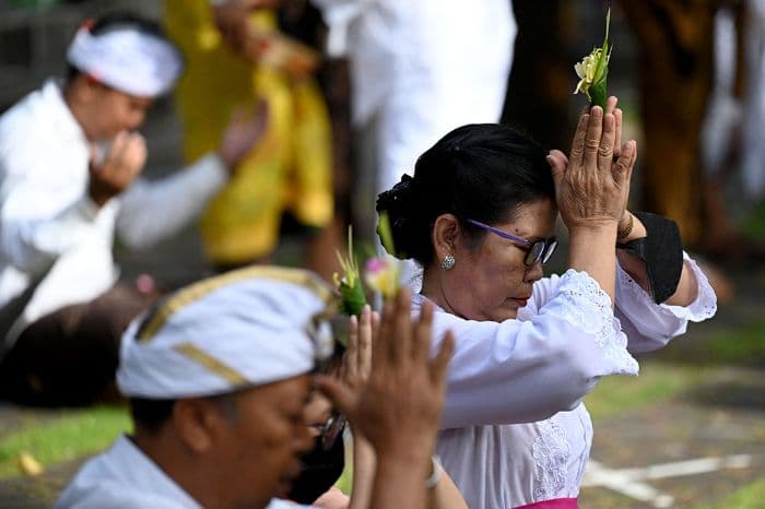 80_ucapan_hari_raya_galungan_dan_kuningan_2025_penuh_makna_dan_doa