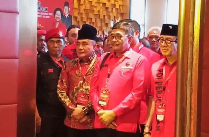 konferda_pdip_rapidin_simbolon_yakin_edy_rahmayadi_kembali_maju_dan_menang_di_pilgub_sumut_2029